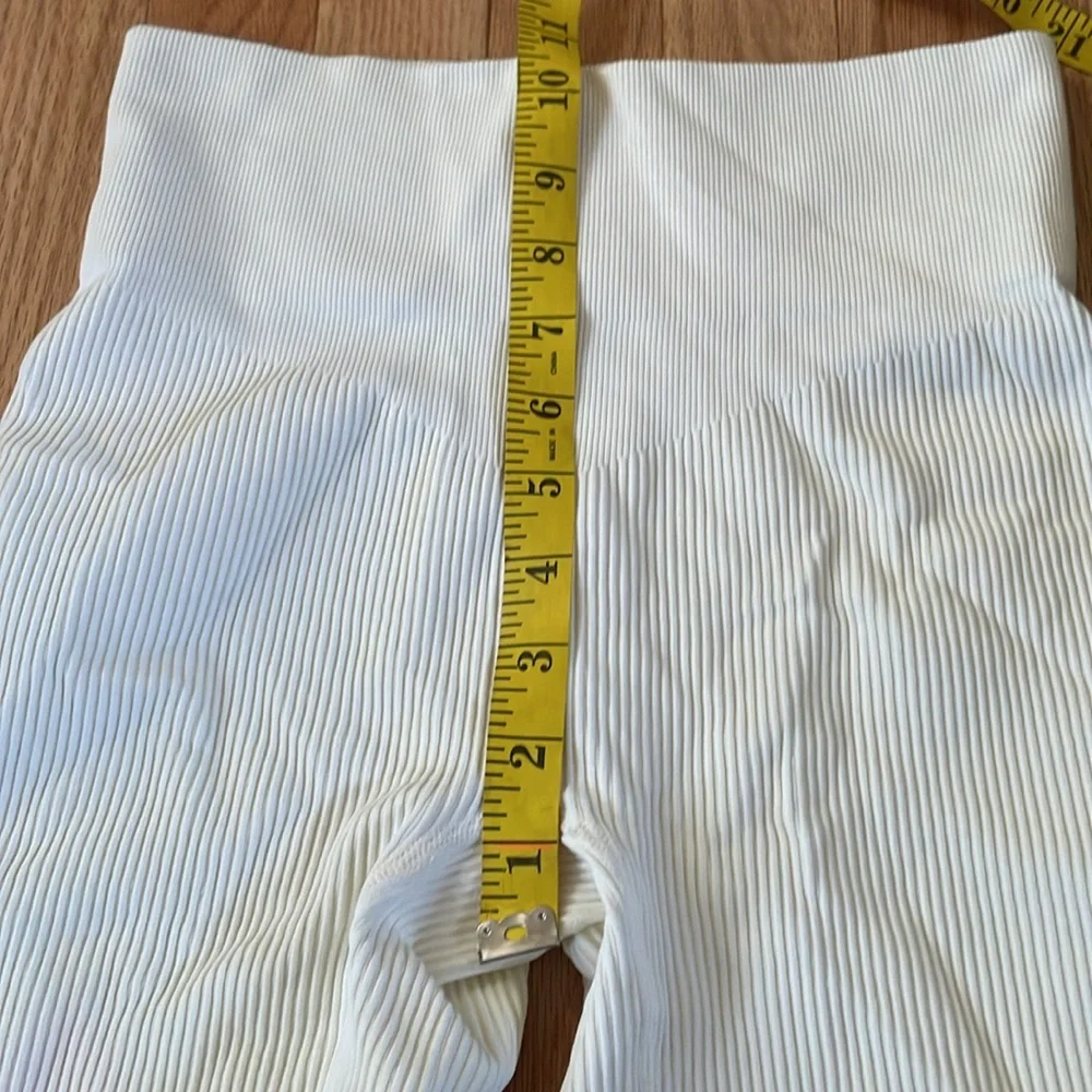 White Ribbed High-Waisted Shorts - Picture 4 of 7